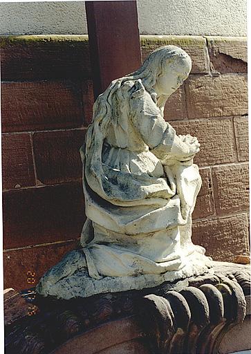 Statue de sainte Madeleine, vue de profil.