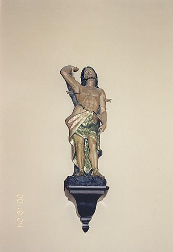 Vue d'une statue : saint Sébastien.