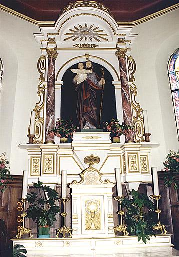 Le tabernacle et le retable.