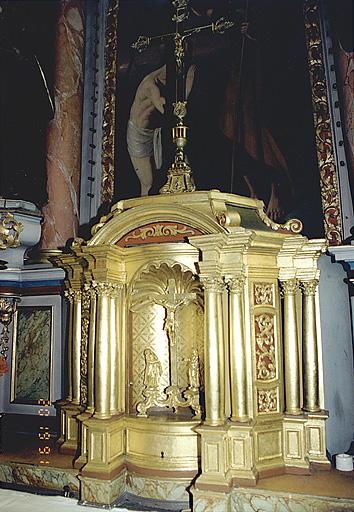 Le tabernacle vu de trois-quarts.