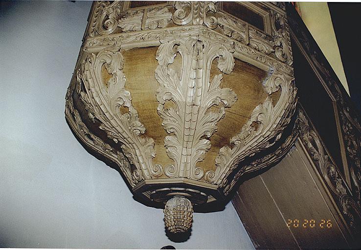 Cul-de-lampe de la cuve.