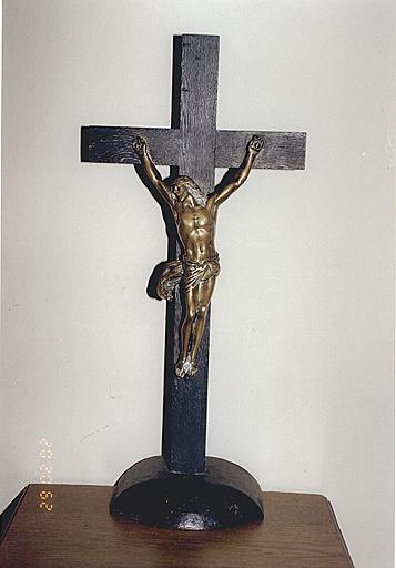 Croix d'autel : Christ en croix