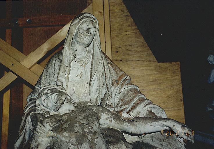 Le buste de la Vierge.