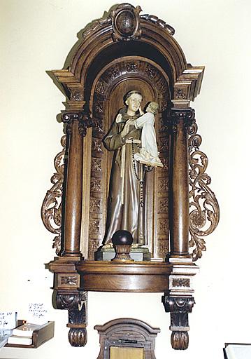 Vue d'une statue : saint Antoine de Padoue.