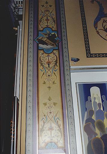 Vue d'une peinture monumentale : symbole de l'Evangéliste Luc.