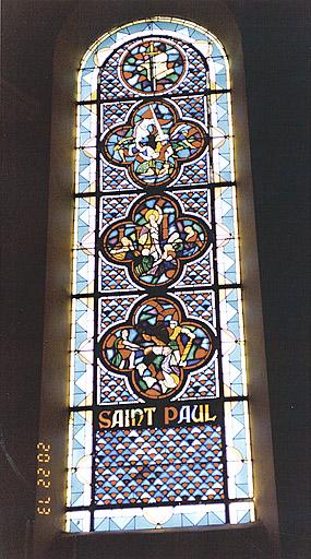 Vue d'une verrière (choeur) : vie de saint Paul.