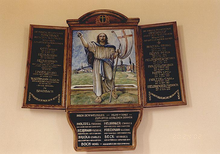 Vue d'un monument aux morts avec peinture sur toile.