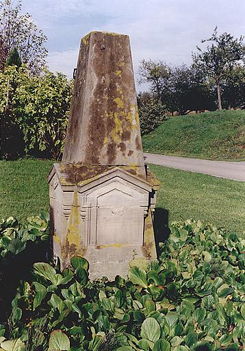 Vue du monument commémoratif de la guerre de 1870.