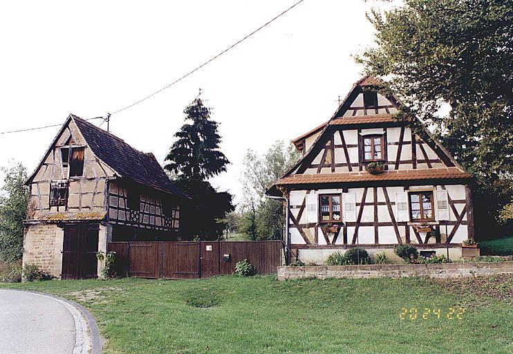 Vue d'ensemble sur la rue.