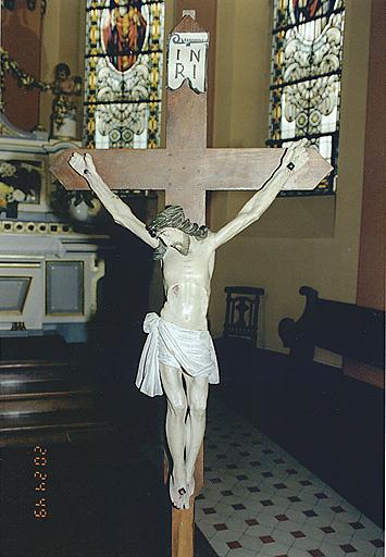 Vue d'un Christ en croix (choeur).