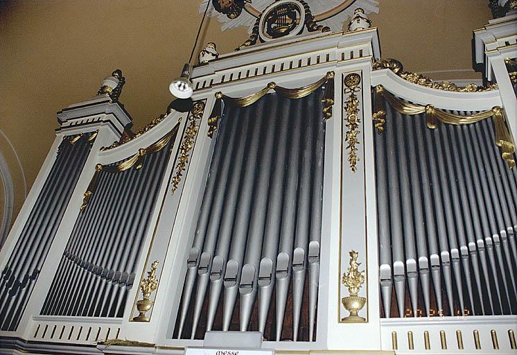 Orgue sur la tribune. Vue de la tourelle centrale et des plates-faces.