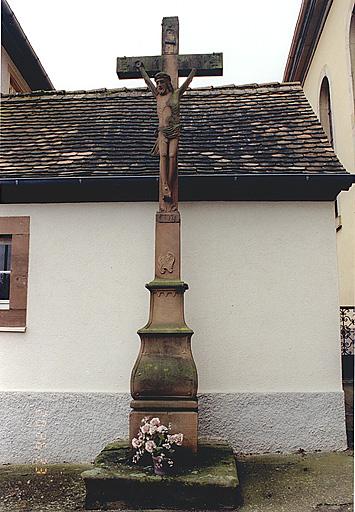 Croix de cimetière