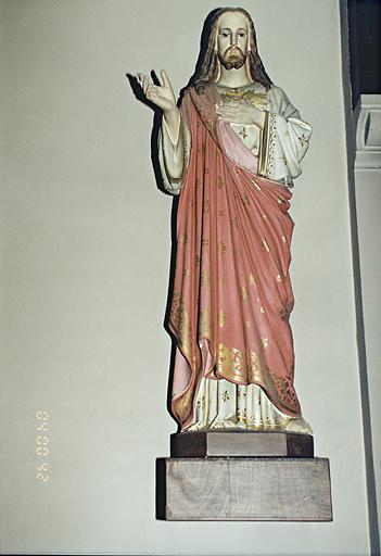 Statue : Sacré Coeur de Jésus.