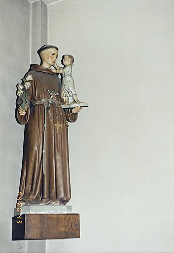 Statue : saint Antoine de Padoue.