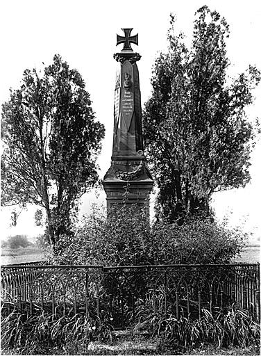 Monument No 2 : vue d'ensemble.