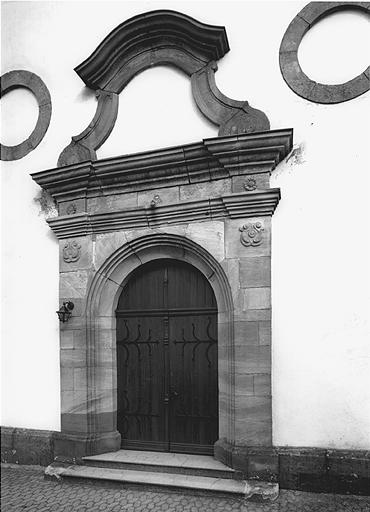 Vue d'ensemble du portail d'entrée.