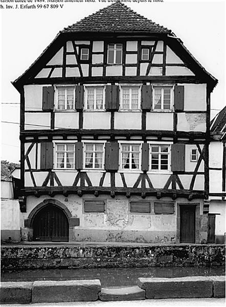 Maison antérieure nord. Vue d'ensemble depuis le nord.