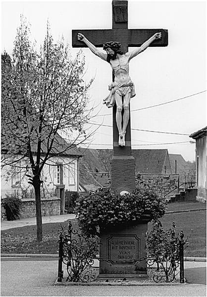 Croix de cimetière