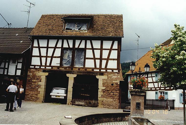 Vue de la grange de l'école (détruite).
