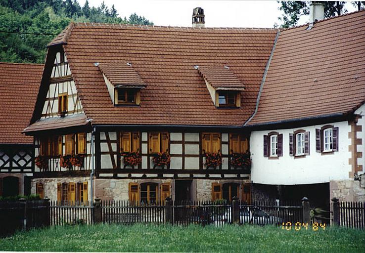 Vue de l'ancien moulin en équerre (No 2), côté cour.