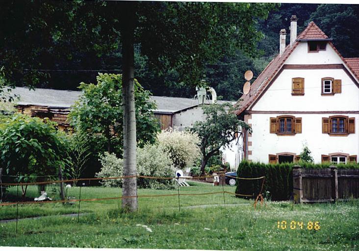 Vue du logis et de la nouvelle scierie.