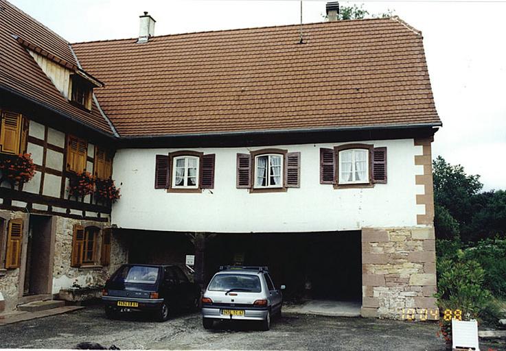 Vue partielle de l'ancien moulin (No 2), côté cour.