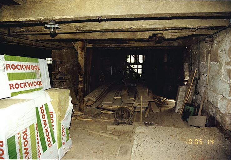 Vue à l'intérieur de l'ancienne scierie, sur la rive gauche de la Sauer.