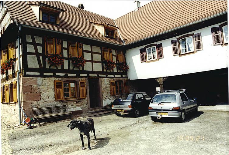 Vue partielle de l'ancien moulin (No 2), côté cour.