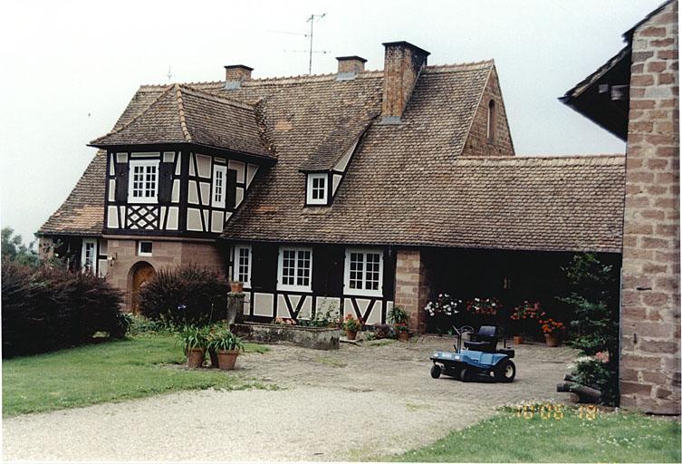 Maison forestière néo-alsacienne.