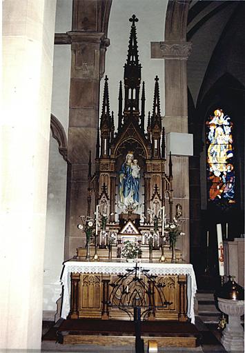 Vue de l'autel secondaire de la Vierge.