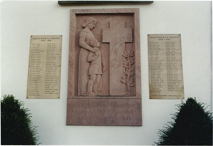 Vue d'un monument aux morts.