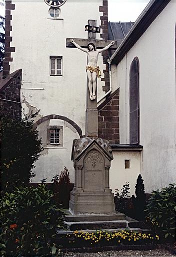 Le mobilier du cimetière de l'église paroissiale Saint-Martin