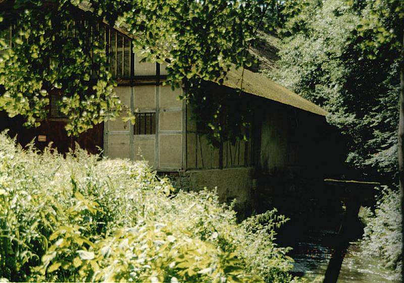 Vue partielle vers la rivière.