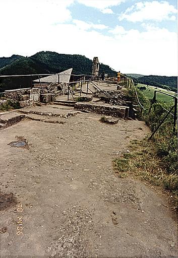 Vue de la plate-forme vers l'est, depuis l'ouest.