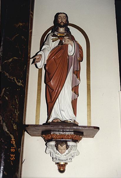 Vue de la statue du Sacré Coeur.