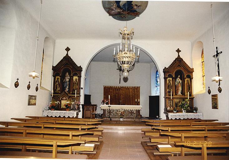 Vue de la nef et du choeur.