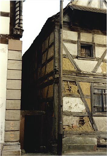Vue partielle des élévations sur rue et venelle.