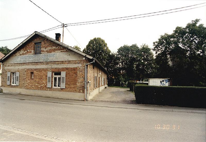 Ancienne usine de construction de machines agricoles, 16, rue de la Gare.
