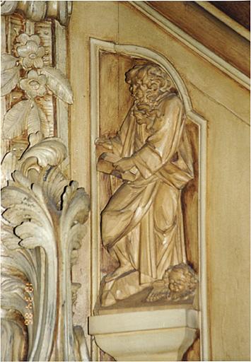 Détail du relief de saint Matthieu.