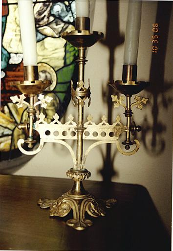 Vue du revers du chandelier d'église No 1.