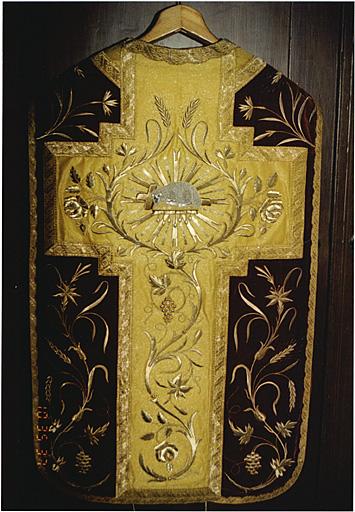 Vue du dos de la chasuble No 2.