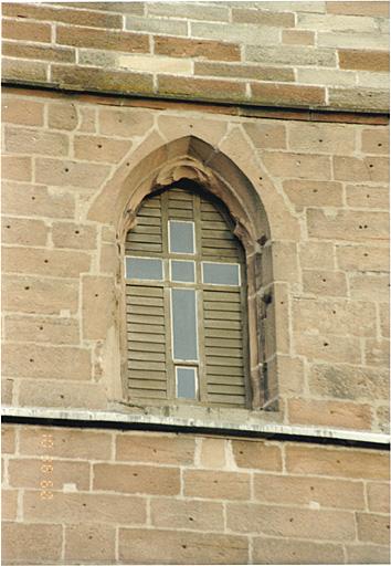 Tour face ouest. Vue de la fenêtre du dernier niveau ancien.