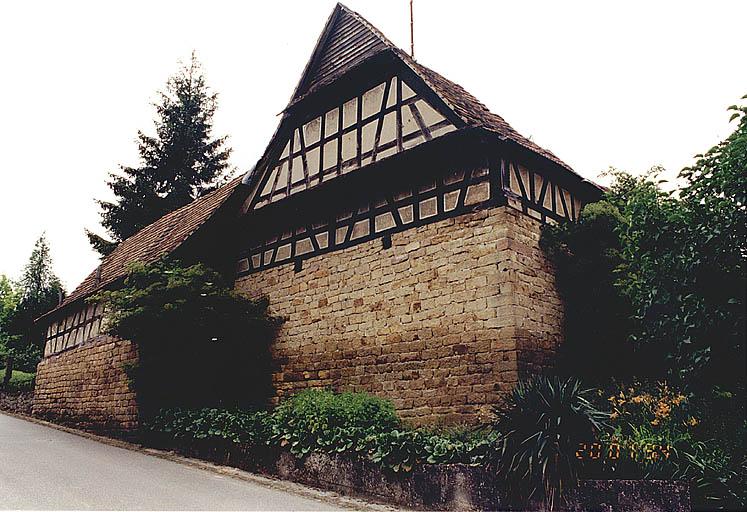 Elévation de la grange sur la rue du Général-de-Gaulle.