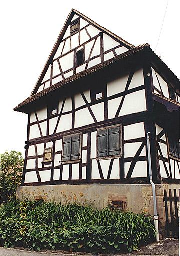 Mur-pignon du logis.