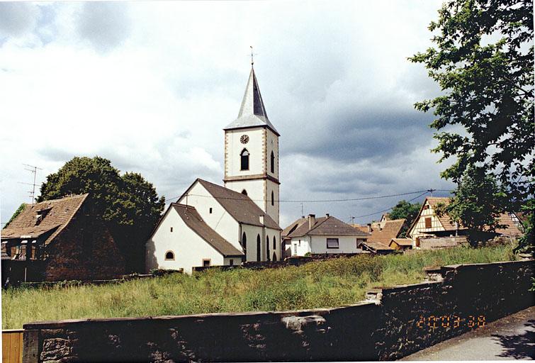 Vue de l'église depuis le nord-est.