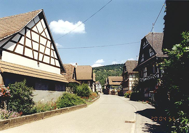 Mitschdorf : vue de la rue Principale vers le nord.