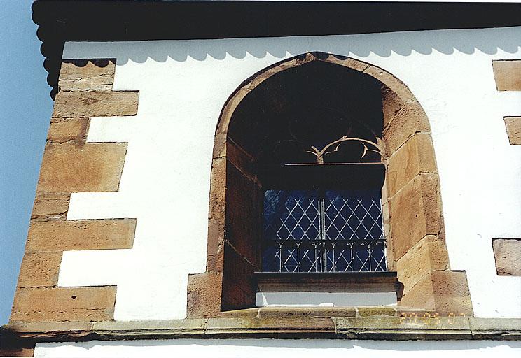 Clocher de la chapelle, baie est du niveau supérieur.