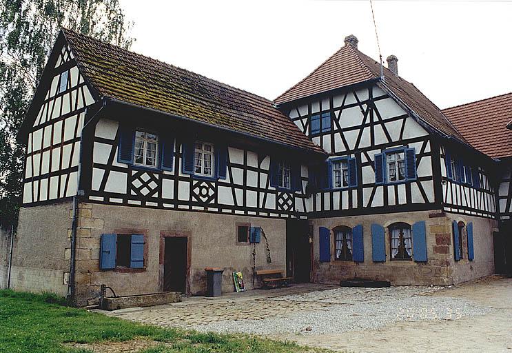 Le logis et le moulin, vus du nord-est.