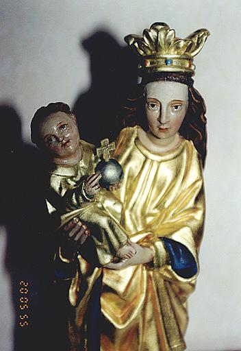 Détail du buste de la Vierge et de l'Enfant.