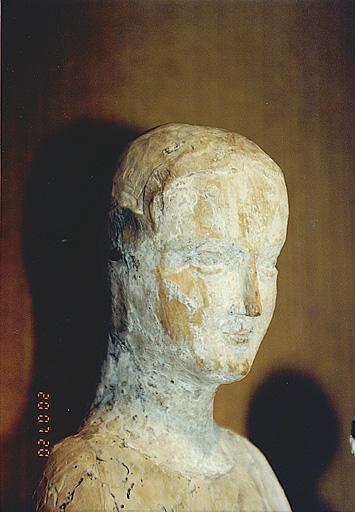 Détail de la tête de la Vierge de la statue de la Vierge à l'Enfant déposée au musée de Haguenau.